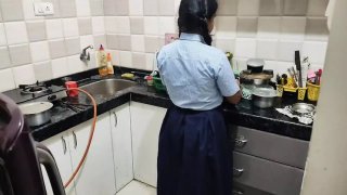 Hot Indian Bhabhi Pertama kali berhubungan seks dengan saudara tiri - desi creampie buatan sendiri