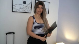 Rekan kerja Kolombia saya menggoda saya dengan pantat besarnya untuk seks gaya doggy yang kasar