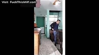 Anda tidak akan percaya apa yang berani dilakukan pria ini ketika istrinya meninggalkan rumah. tenggorokan dalam kabvgo