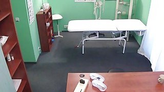 Dokter tertangkap basah di kantor