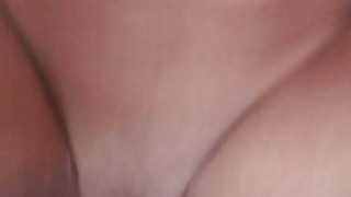Pacar pantat bulat Mimi Rayne anal seks pertama di kamera