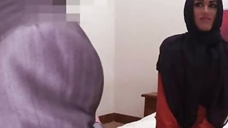Rich Guy Dengan Big COCK Sexy Arab Cewek Setelah Memberikan Uang