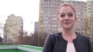 Mahasiswa berambut merah Ceko menggedor pov publik