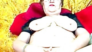Horny Nenek Masturbasi Pada Webcam