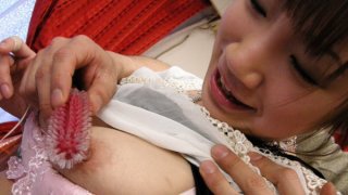Ai Yumemi Hot Asian doll meraba vaginanya yang berbulu
