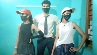 Desi tinju gadis bertiga dengan pelatih bbc remaja - pelajar india fucked oleh guru audio hindi
