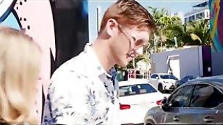 Undang ke sesi fotografi