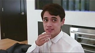 Saudara tiri yang terangsang meniduri saudara tirinya sebelum malam promljmd