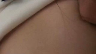 Siswi Jepang dalam demonstrasi bermain vagina close up