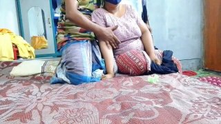 Bangladesh Stepmom Sadia Vabi akan kacau oleh teman anak tiri - anal, doggy 69